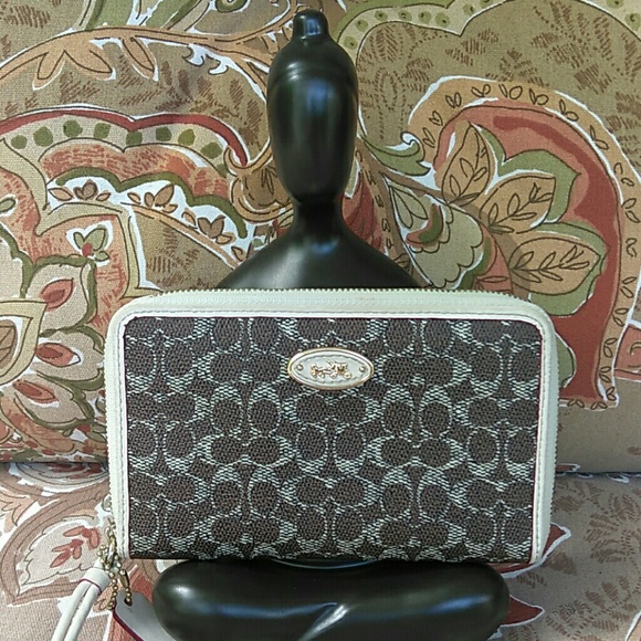 Coach Handbags - Authentic Coach Signature Wristlet / Wallet